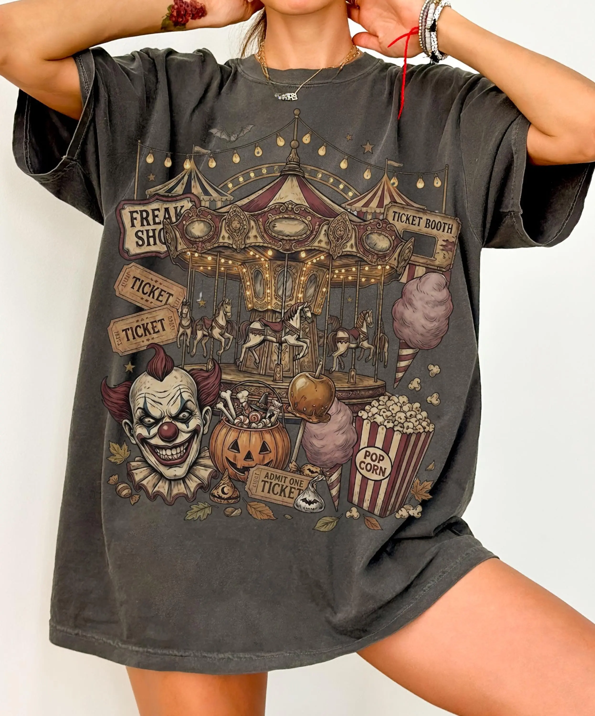 Vintage Halloween Haunted Carousel T-Shirt for Women, Creepy Clown Retro Horror Fair Graphic