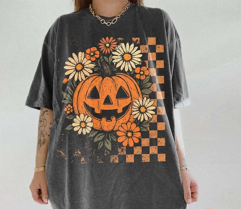 Retro Floral Pumpkin Shirt, Checkered Jack-O-Lantern Tee, Vintage Pumpkin Patch Shirt, Fall Gift for Her